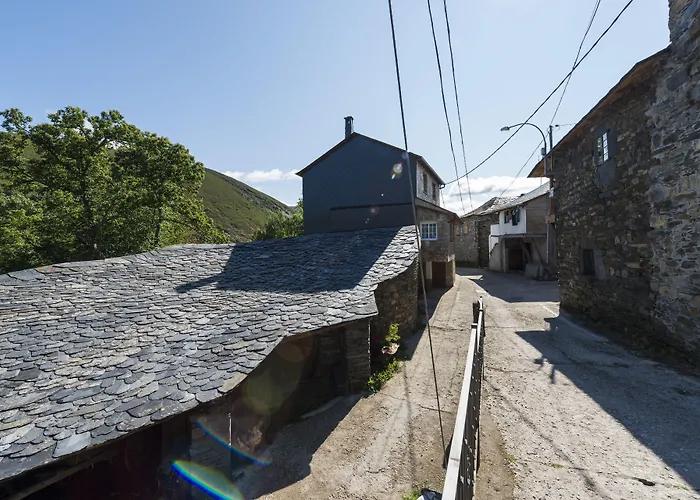 Rural Valle De Ancares 호텔