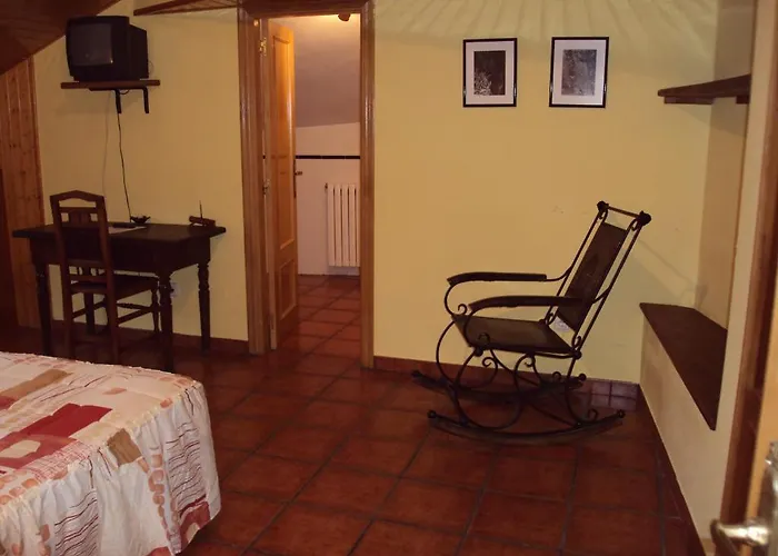 호텔 Rural Valle De Ancares 3*